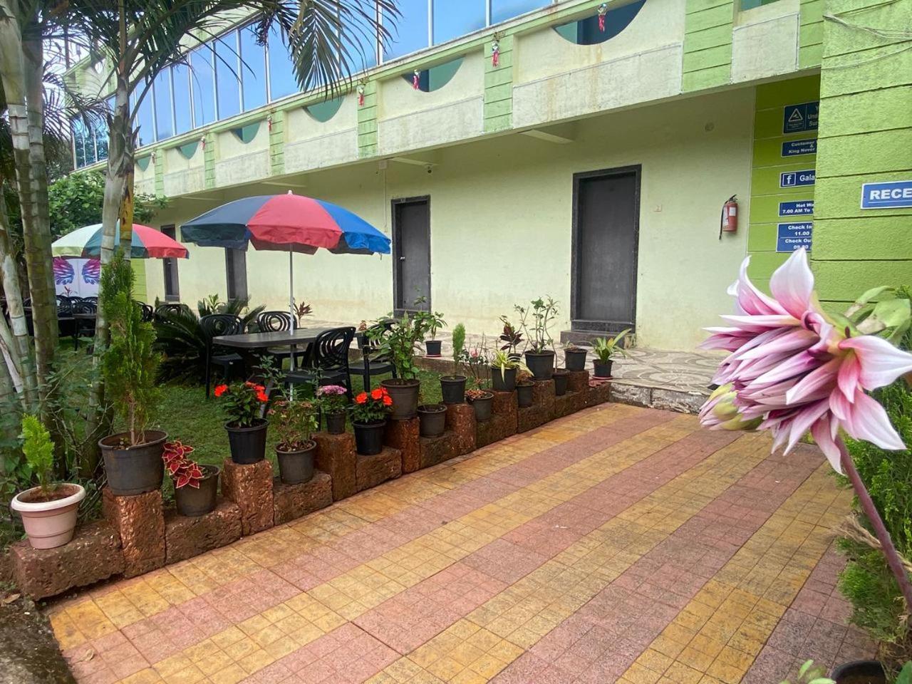 Hotel Golden Galaxy And Restaurant Mahābaleshwar Exterior foto