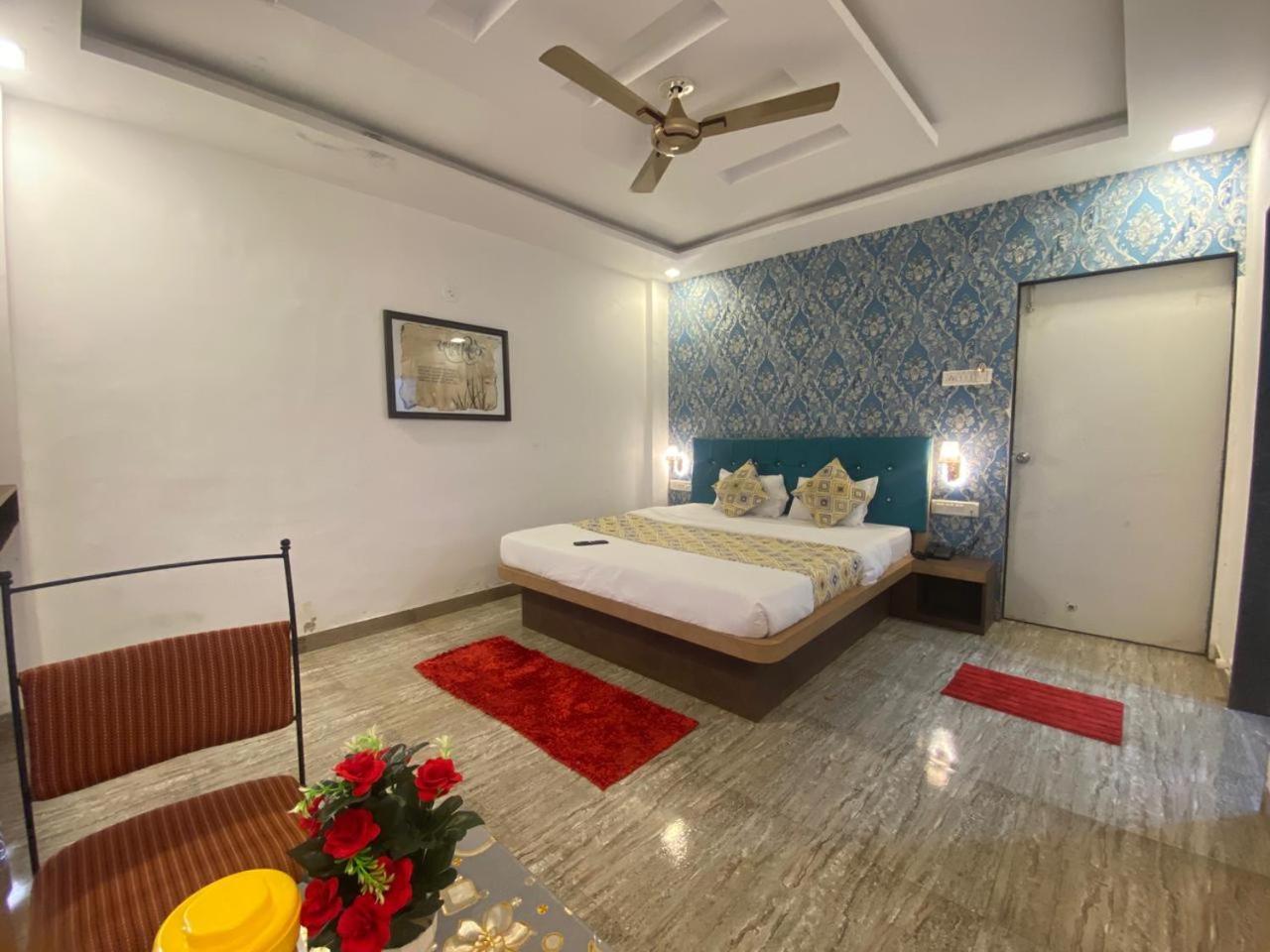 Hotel Golden Galaxy And Restaurant Mahābaleshwar Exterior foto