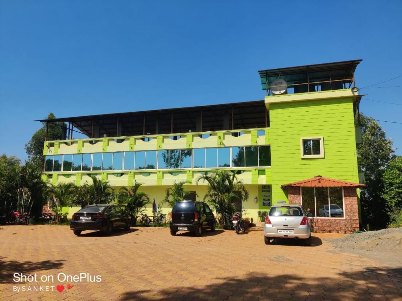 Hotel Golden Galaxy And Restaurant Mahābaleshwar Exterior foto